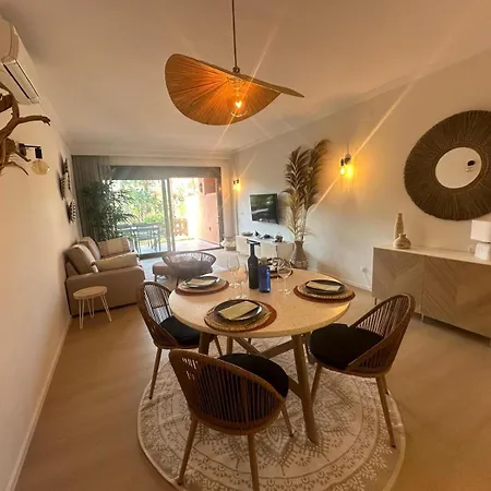 Appartement Dans Les Jardins Tropicaux